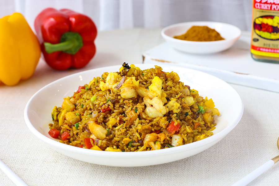 Stir-Fried Seafood Rice with Curry